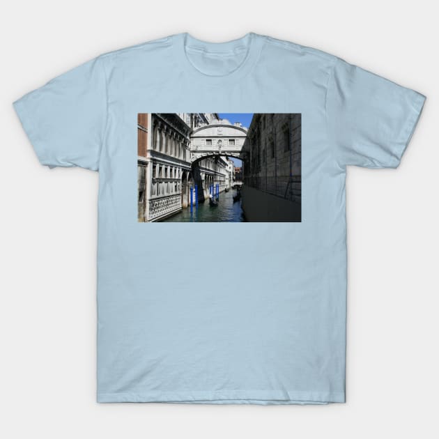 Bridge Of Sighs / Ponte Dei Sospiri T-Shirt by RedHillDigital